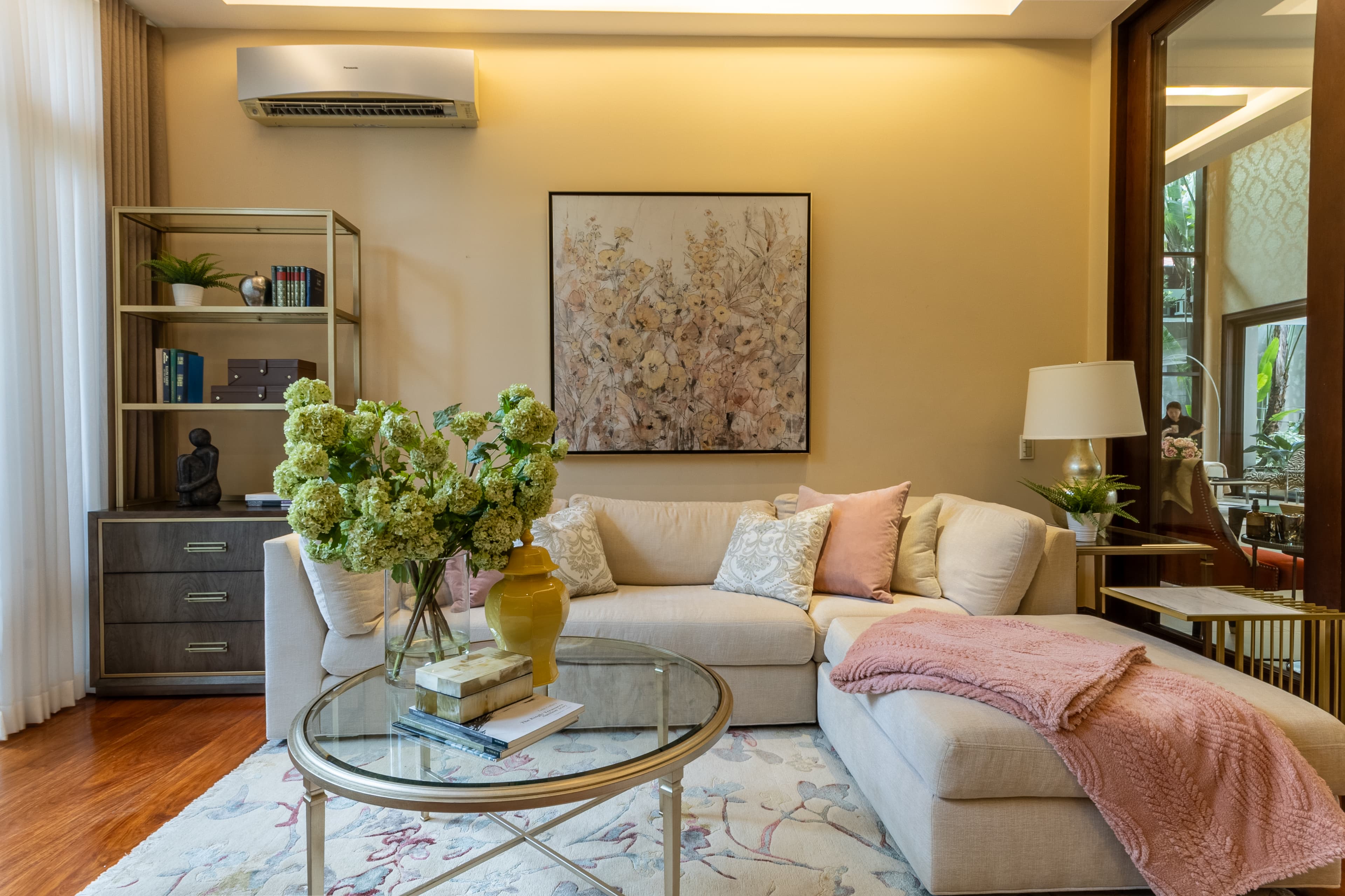 Urban Sanctuary: Refined Modernism in Makati